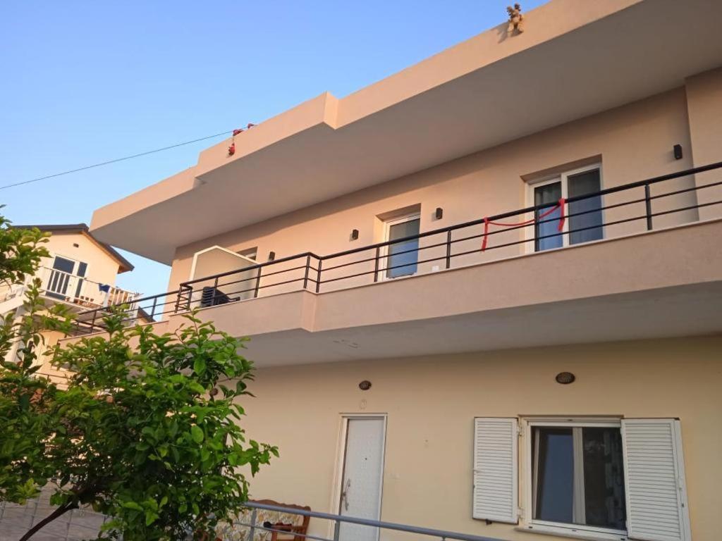 Villa Hysesani Vlorë Esterno foto
