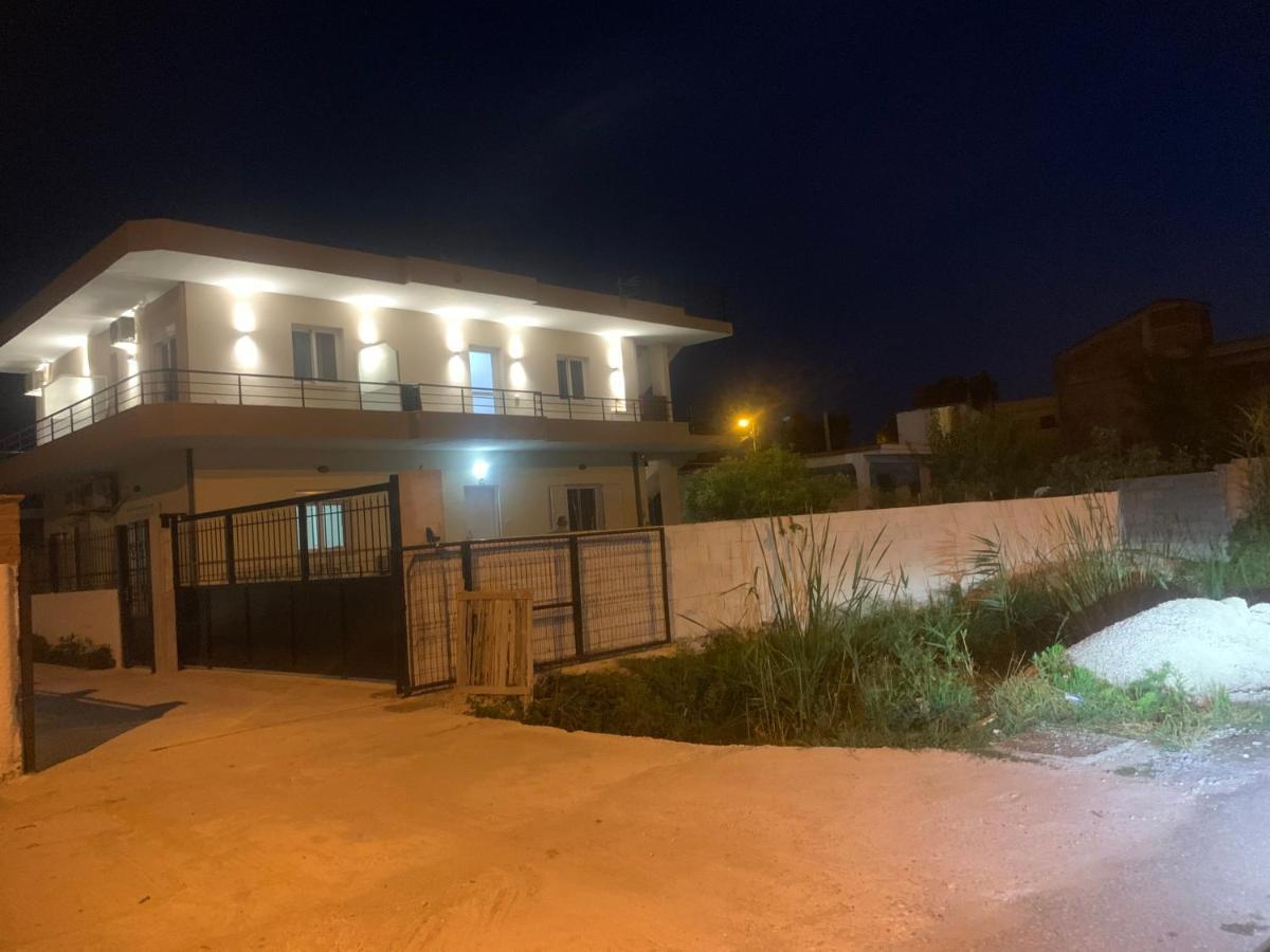 Villa Hysesani Vlorë Esterno foto
